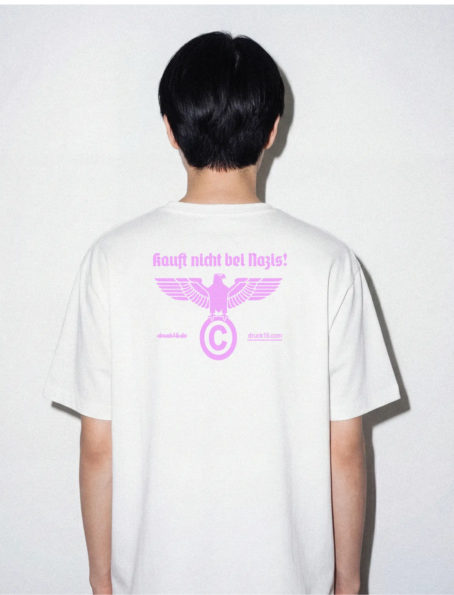 Druck18 "Kauft nicht bei Nazis" T-Shirt