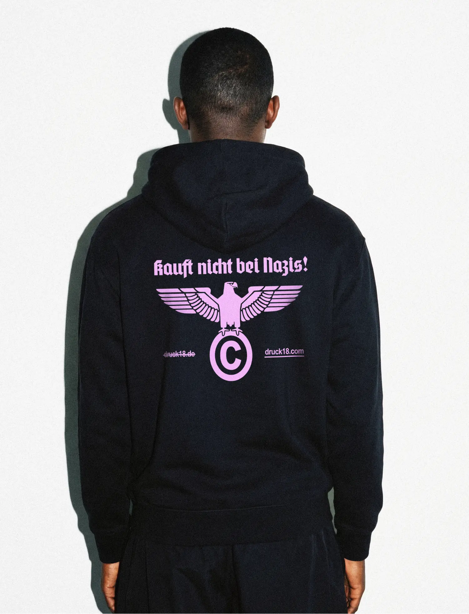 Druck18 "Kauft nicht bei Nazis" Hoodie