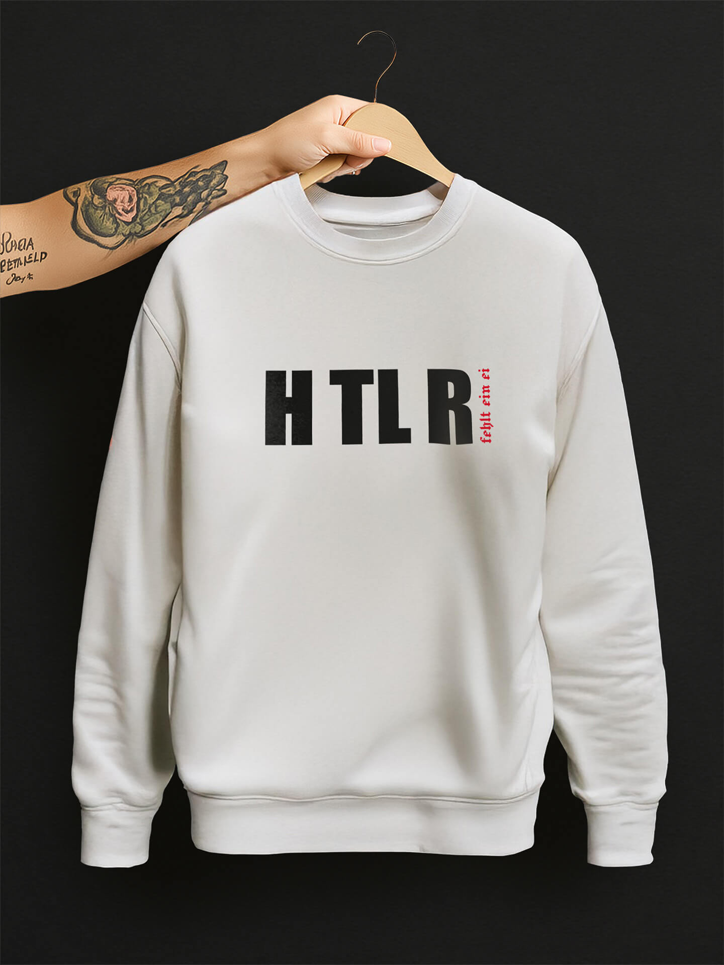 HTLER fehlt ein EI Pullover