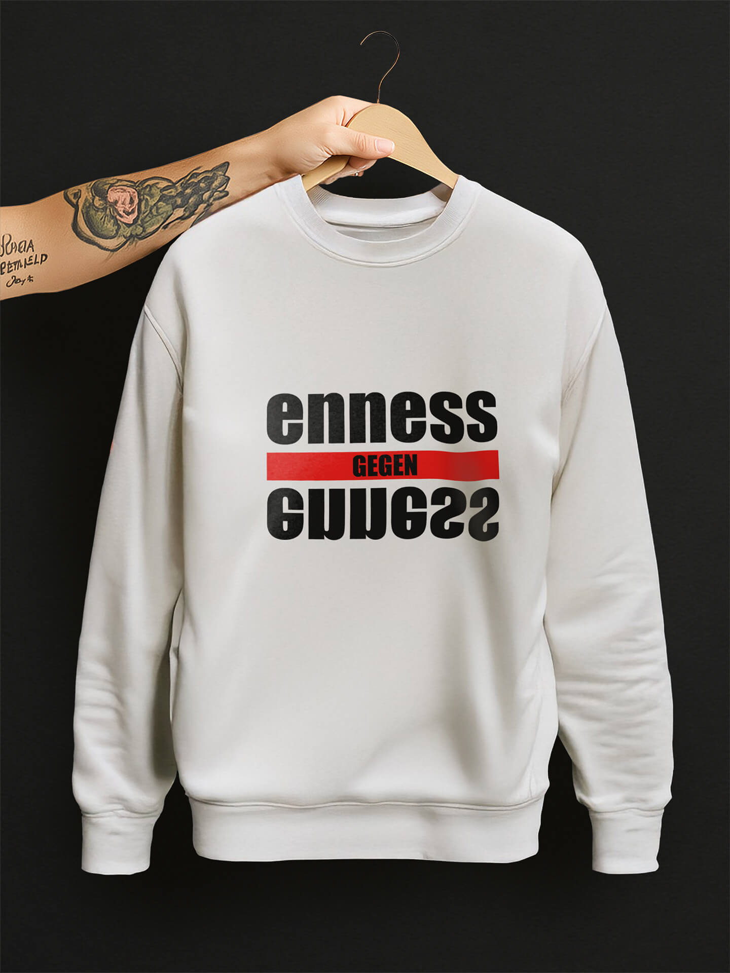 ENNESS gegen ENNESS Pullover